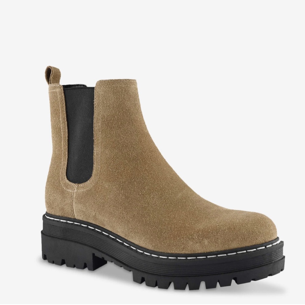 Marc fisher LTD Chelsea boot size 9